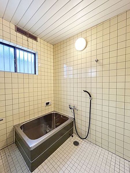 浴室を拡大表示