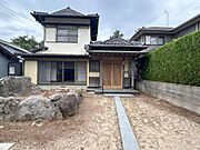 【現況販売】住宅前に広いスペースがあります。