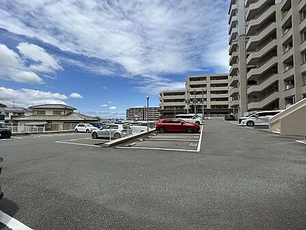 マンション敷地内駐車場 空きあり 月8000円