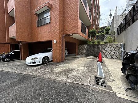 マンション敷地内駐車場