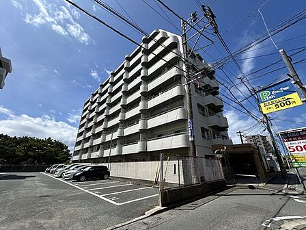 マンション外観写真別アングルです。