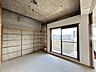洋室：【リフォーム中】洋室約6帖です。床・天井・壁クロス張り替えしています。
