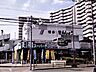 周辺：スーパー「博多せんしょう」様まで徒歩8分（約600M）です。品揃え豊富で便利ですよ。駐車場完備ですので、お車での買い物も安心です。