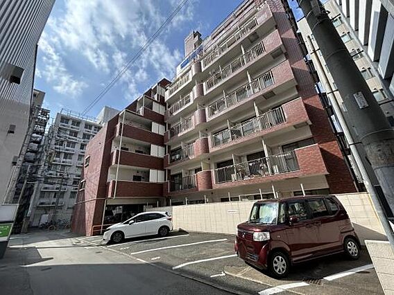 マンション外観...