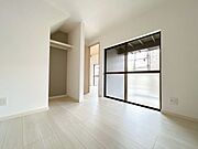 【リフォーム中・4/24撮影】2階西側洋室はオープンクローゼット付の洋室へ変更します。