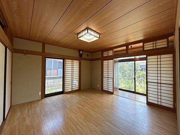 洋室を拡大表示