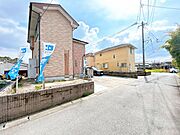 前面道路は約4mございます。