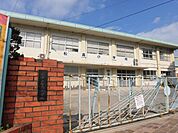【周辺環境・小学校】八代市立松高小学校まで約750ｍ（徒歩で約10分）です。徒歩圏内に小学校があると、安心してお子様を通学させることができますね。
