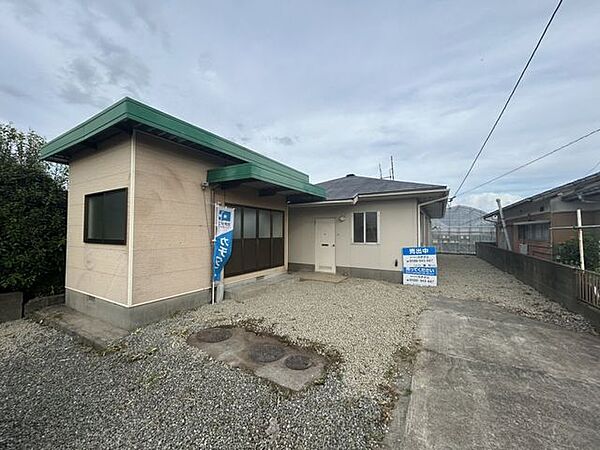 玄関を拡大表示