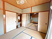 【リフォーム予定】二階4.5帖和室写真です。5.5帖の洋室に間取り変更いたします。※別角度写真