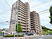 総戸数74戸の角部屋3LDKのマンションです。