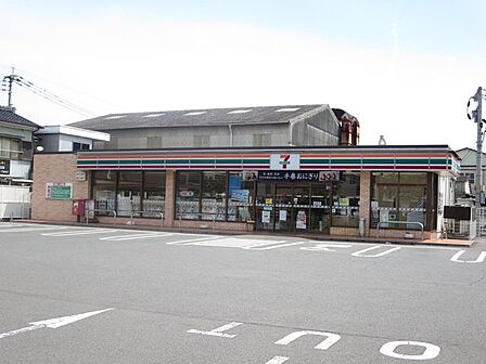 セブンイレブン大分西新地店 【コンビニ】セブンイレブン大分西新地店様まで約300m(徒歩約4分) 290m