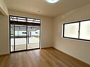 【リフォーム完成】床の張替え、天井・壁クロスの張替えを行いました。ご夫婦の寝室にもちょうどいいですね。