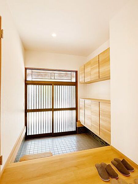 玄関を拡大表示