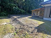【リフォーム中】これから防草シート施工実施。南側にはお庭があります。お洗濯ものを干したり、お子様の遊び場になったりと、お庭が役立つことはたくさんありますね。