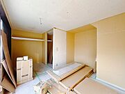 【リフォーム中】1階約8.5帖の洋室です。フロア仕上げ、壁天井クロス張替、照明器具交換、火災報知器設置、TVジャック設置、エアコンコンセント設置を行います。クローゼットもありますのでお洋服等収納可能