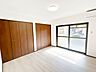 室内：【リフォーム後写真】室内はフローリング工事、クロス張替、建具交換、照明交換等を行っております。