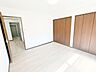 室内：【リフォーム後写真】室内はフローリング工事、クロス張替、建具交換、照明交換等を行っております。