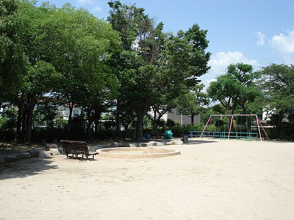 画像24:【公園】高倉公園まで220ｍ