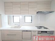 ■料理の幅が広がる3口コンロ