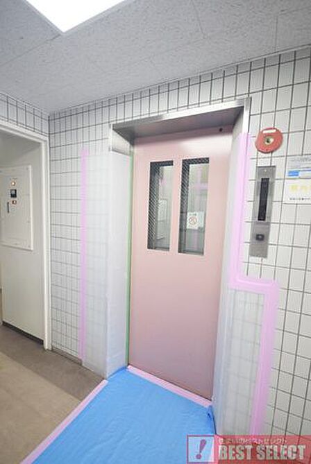 ■荷物が多いときも安心楽々なエレベーター