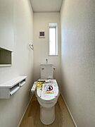 各階にトイレを完備！ゲスト用と使い分けもできますね＾＾