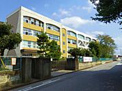 若松原中学校　1045ｍ/徒歩14分、車3分