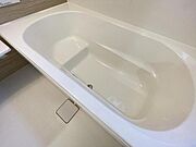 ゆったりと浸かれる1坪風呂を採用！1日の疲れを癒してくれる浴室は窓のある開放的な空間＾＾