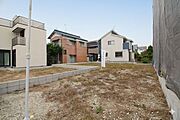 建築条件なし！土地面積約57.32坪◎駅まで徒歩15分圏内◎小学校まで徒歩15分圏内！お気軽にお問合せください♪