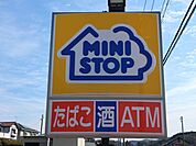 ミニストップ　桝塚店駐車場も広くトラックも何台かとめることが出来きそうで、豊田市へのアクセスもよいです。 1000m