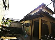 少し奥に入った物件になります。周りの目を気にせず、プライバシーの守られた空間で住んでいただけます。周辺環境が充実しており、住みやすい住環境です。