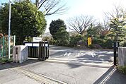 葵中学校岡崎市伊賀新町にある公立の中学校です！ 780m