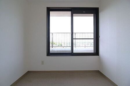 *書斎*趣味のお部屋にしたり、リモートワークスペースとしても活躍します♪