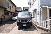 車種にもよりますが、駐車2台可能です。