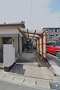 ＊駐車場＊カーポートが付いており、雨の日のお買い物やお出かけも濡れにくくて安心です！