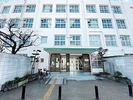 桑津小学校まで350ｍ　徒歩約5分