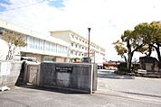 六ツ美北部小学校岡崎市土井町にある公立の小学校です！ 930m