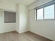 約6.2帖洋室シンプルな色合いなのでお好みの居室を演出するのも楽しみの一つですね！