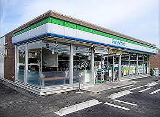 画像17:【コンビニエンスストア】ファミリーマート 英賀春日町店まで124ｍ