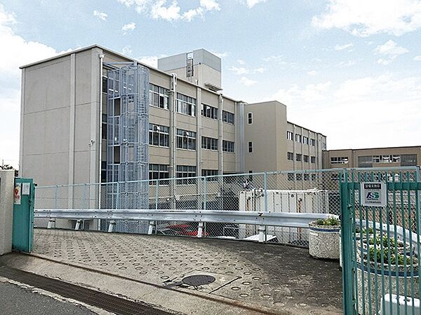 画像26:中学校「神戸市立東落合中学校まで1093m」