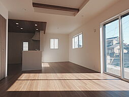 BLOOMING MAISON 前橋市上新田町5号棟 1階4LDKのリビング/ダイニング