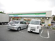 ファミリーマートMG溝口六丁目店 徒歩5分。 390m