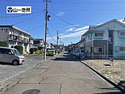駐車が苦手な方にも嬉しい前面6ｍ道路に面した住まい