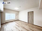 広々リビングは家族全員が空間を共有できる理想的な空間