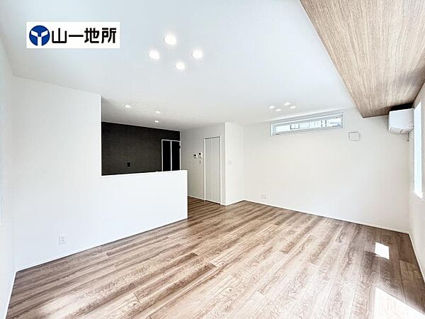 リビング/ダイニングを拡大表示