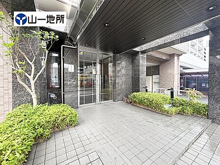 住まいの顔ともいえるエントランスは、上品で洗練された印象に仕上がっています
