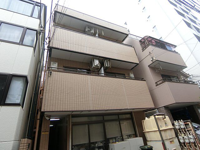 2 / 8