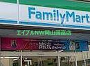 ファミリーマート岡山長岡店 578m