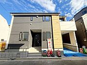 外観正面間口の広い2階建