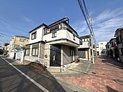 前面道路を含む外観写真